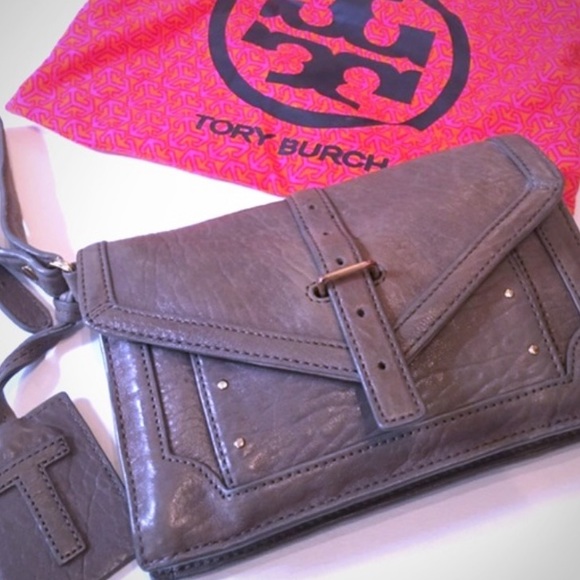 Tory Burch Handbags - Tory Burch Leather Clutch